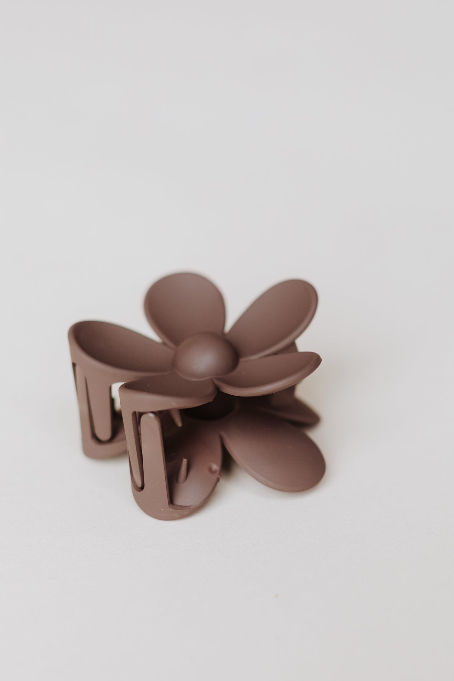 Flower Power Girl Clip/ Brown